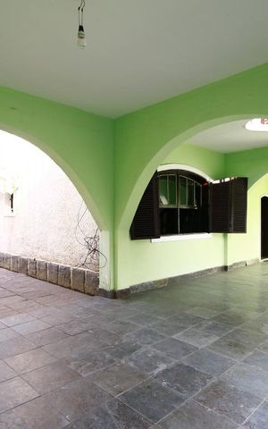 Casa de condomínio à venda com 760m², 4 quartos e 8 vagasQuintal
