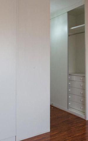 Apartamento à venda com 133m², 3 quartos e 2 vagas Apartamento à venda com 133m², 3 quartos e 2 vagasSuíte 1