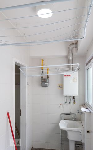Apartamento à venda com 133m², 3 quartos e 2 vagas Apartamento à venda com 133m², 3 quartos e 2 vagasLavanderia