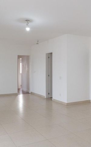 Apartamento à venda com 133m², 3 quartos e 2 vagas Apartamento à venda com 133m², 3 quartos e 2 vagasSala