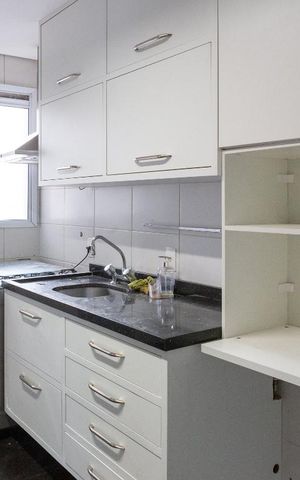 Apartamento à venda com 133m², 3 quartos e 2 vagas Apartamento à venda com 133m², 3 quartos e 2 vagasCozinha