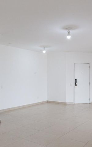 Apartamento à venda com 133m², 3 quartos e 2 vagas Apartamento à venda com 133m², 3 quartos e 2 vagasSala