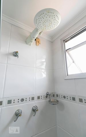 Apartamento à venda com 98m², 3 quartos e 1 vagaBanheiro 2 - Chuveiro
