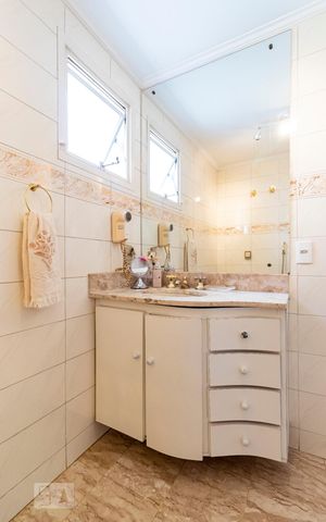 Apartamento à venda com 200m², 3 quartos e 2 vagasQuarto 3 - Suíte/ Banheiro