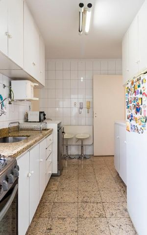 Apartamento à venda com 200m², 3 quartos e 2 vagasCozinha