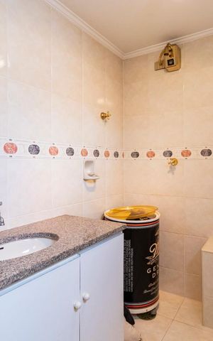 Apartamento à venda com 200m², 3 quartos e 2 vagasCobertura - Banheiro social 2