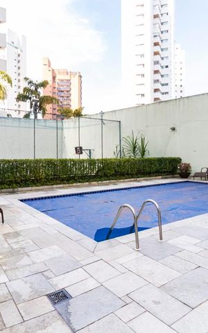Apartamento à venda com 200m², 3 quartos e 2 vagasÁrea comum - Piscina