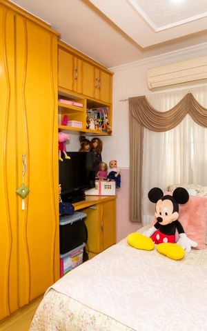 Casa à venda com 320m², 3 quartos e 8 vagas Casa à venda com 320m², 3 quartos e 8 vagasQuarto 3