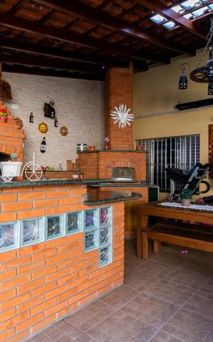 Casa à venda com 320m², 3 quartos e 8 vagas Casa à venda com 320m², 3 quartos e 8 vagasÁrea de Lazer