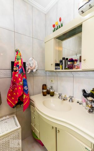 Casa à venda com 320m², 3 quartos e 8 vagas Casa à venda com 320m², 3 quartos e 8 vagasBanheiro da Suíte