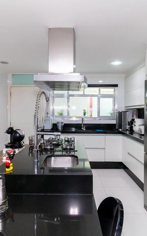 Casa à venda com 320m², 3 quartos e 8 vagas Casa à venda com 320m², 3 quartos e 8 vagasCozinha