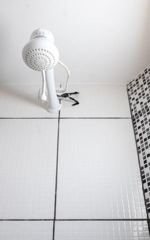 Casa para alugar com 60m², 2 quartos e sem vaga Casa para alugar com 60m², 2 quartos e sem vagaChuveiro