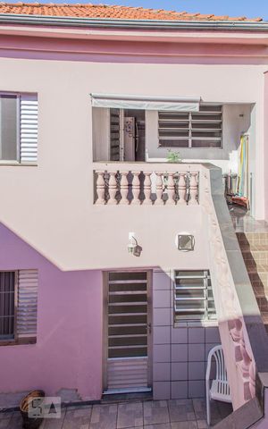 Casa à venda com 160m², 5 quartos e 3 vagas Casa à venda com 160m², 5 quartos e 3 vagasFachada dos fundos
