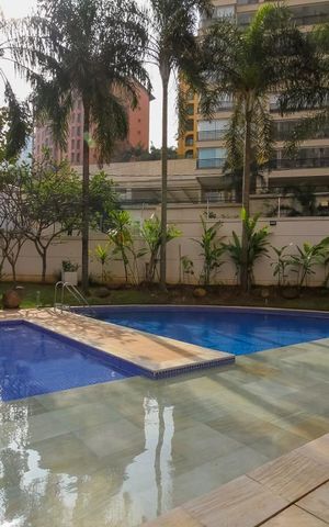 Apartamento à venda com 254m², 3 quartos e 4 vagas Apartamento à venda com 254m², 3 quartos e 4 vagasPiscina