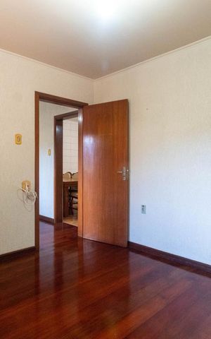 Casa à venda com 270m², 4 quartos e 6 vagas Casa à venda com 270m², 4 quartos e 6 vagasQuarto 1