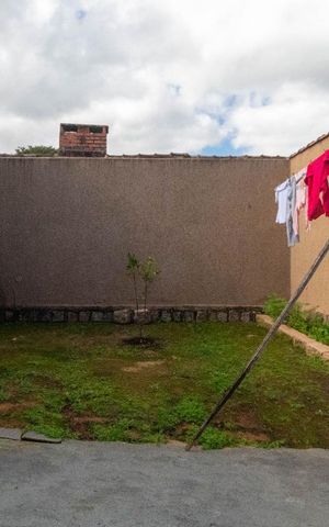 Casa à venda com 270m², 4 quartos e 6 vagas Casa à venda com 270m², 4 quartos e 6 vagasPátio