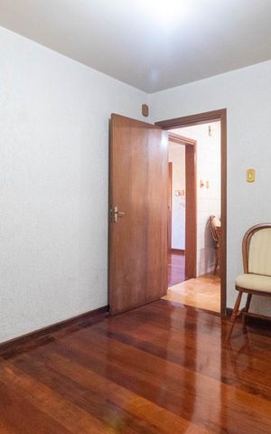 Casa à venda com 270m², 4 quartos e 6 vagas Casa à venda com 270m², 4 quartos e 6 vagasQuarto 2