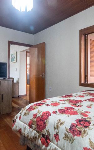 Casa à venda com 270m², 4 quartos e 6 vagas Casa à venda com 270m², 4 quartos e 6 vagasQuarto 4