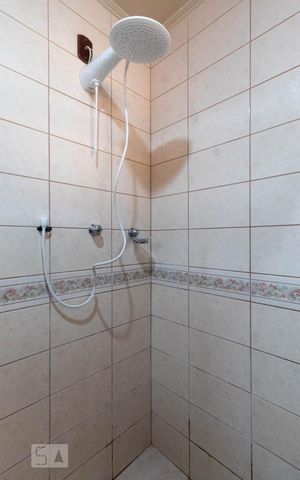 Casa à venda com 270m², 4 quartos e 6 vagas Casa à venda com 270m², 4 quartos e 6 vagasBanheiro 1