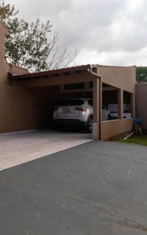 Casa à venda com 270m², 4 quartos e 6 vagas Casa à venda com 270m², 4 quartos e 6 vagasPátio