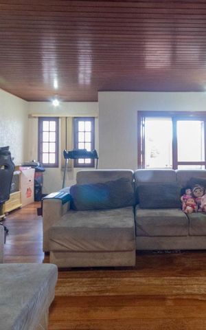 Casa à venda com 270m², 4 quartos e 6 vagas Casa à venda com 270m², 4 quartos e 6 vagasSala de Estar 2