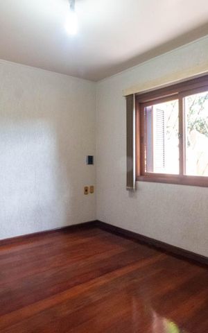 Casa à venda com 270m², 4 quartos e 6 vagas Casa à venda com 270m², 4 quartos e 6 vagasQuarto 1