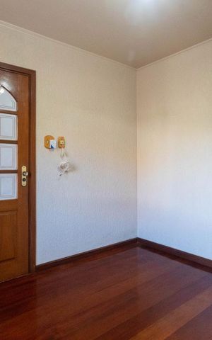 Casa à venda com 270m², 4 quartos e 6 vagas Casa à venda com 270m², 4 quartos e 6 vagasSala de Estar 1