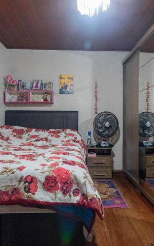 Casa à venda com 270m², 4 quartos e 6 vagas Casa à venda com 270m², 4 quartos e 6 vagasQuarto 4