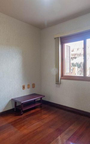 Casa à venda com 270m², 4 quartos e 6 vagas Casa à venda com 270m², 4 quartos e 6 vagasSala de Estar 1