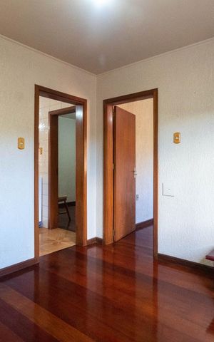Casa à venda com 270m², 4 quartos e 6 vagas Casa à venda com 270m², 4 quartos e 6 vagasSala de Estar 1