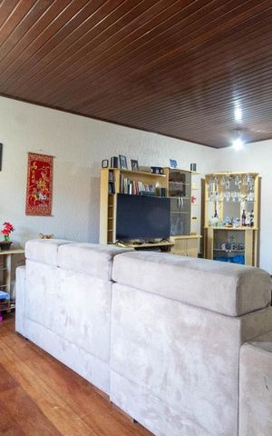 Casa à venda com 270m², 4 quartos e 6 vagas Casa à venda com 270m², 4 quartos e 6 vagasSala de Estar 2