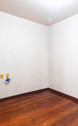 Casa à venda com 270m², 4 quartos e 6 vagas Casa à venda com 270m², 4 quartos e 6 vagasQuarto 2