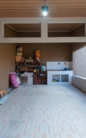 Casa à venda com 270m², 4 quartos e 6 vagas Casa à venda com 270m², 4 quartos e 6 vagasPátio