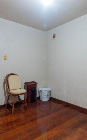 Casa à venda com 270m², 4 quartos e 6 vagas Casa à venda com 270m², 4 quartos e 6 vagasQuarto 2