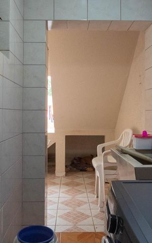 Casa à venda com 270m², 4 quartos e 6 vagas Casa à venda com 270m², 4 quartos e 6 vagasVista do Quarto 2