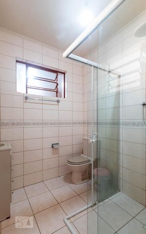 Casa à venda com 270m², 4 quartos e 6 vagas Casa à venda com 270m², 4 quartos e 6 vagasBanheiro 1