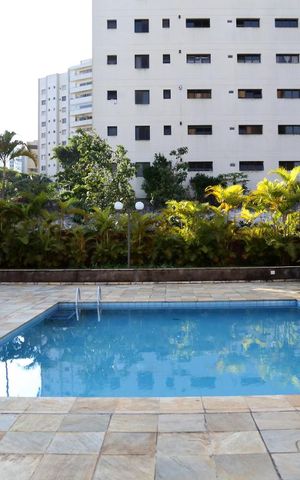 Apartamento para alugar com 256m², 4 quartos e 5 vagasÁrea comum - Piscina