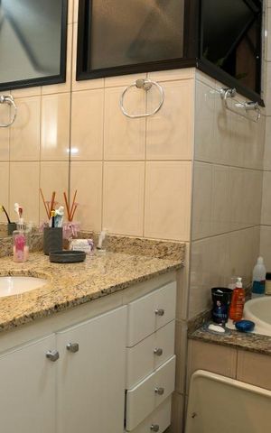 Apartamento para alugar com 256m², 4 quartos e 5 vagasBanheiro da Suíte 2