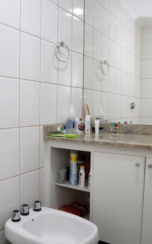 Apartamento para alugar com 256m², 4 quartos e 5 vagasBanheiro da Suíte 1