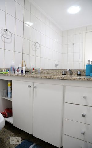 Apartamento para alugar com 256m², 4 quartos e 5 vagasBanheiro da Suíte 1