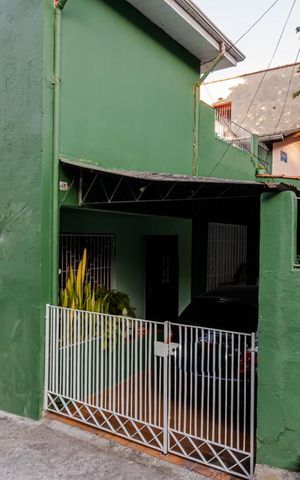 Casa à venda com 190m², 5 quartos e 3 vagas Casa à venda com 190m², 5 quartos e 3 vagasFachada Casa 1