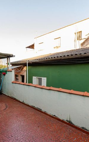 Casa à venda com 190m², 5 quartos e 3 vagas Casa à venda com 190m², 5 quartos e 3 vagasÁrea de Serviço Casa 2