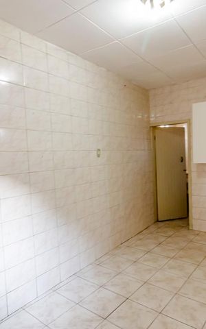 Casa à venda com 190m², 5 quartos e 3 vagas Casa à venda com 190m², 5 quartos e 3 vagasCozinha Casa 3