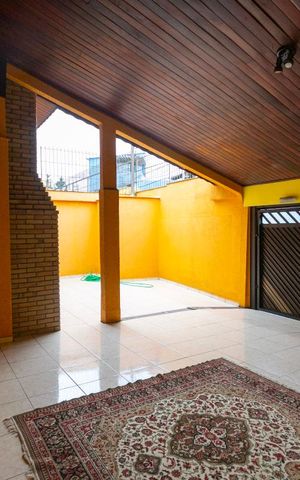 Casa à venda com 230m², 3 quartos e 2 vagas Casa à venda com 230m², 3 quartos e 2 vagasGaragem