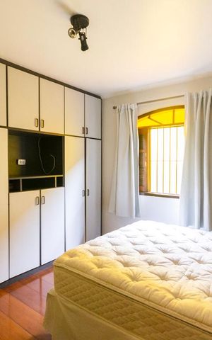 Casa à venda com 230m², 3 quartos e 2 vagas Casa à venda com 230m², 3 quartos e 2 vagasQuarto 2