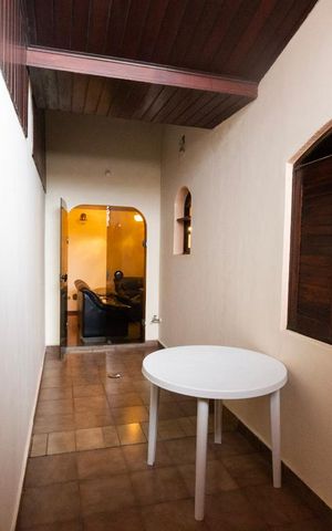 Casa à venda com 230m², 3 quartos e 2 vagas Casa à venda com 230m², 3 quartos e 2 vagasÁrea Externa