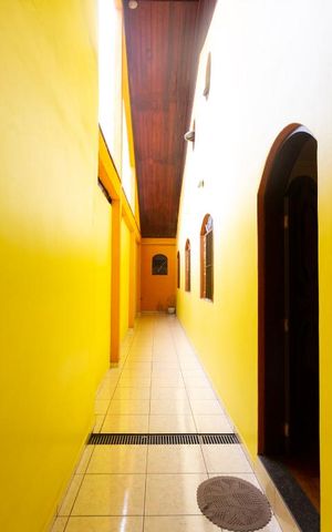 Casa à venda com 230m², 3 quartos e 2 vagas Casa à venda com 230m², 3 quartos e 2 vagasCorredor