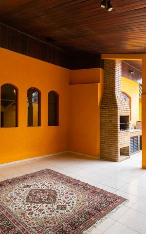 Casa à venda com 230m², 3 quartos e 2 vagas Casa à venda com 230m², 3 quartos e 2 vagasGaragem