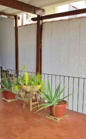 Casa à venda com 142m², 4 quartos e 2 vagas Casa à venda com 142m², 4 quartos e 2 vagasVaranda