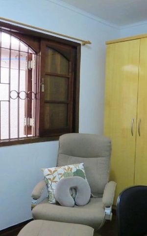 Casa à venda com 142m², 4 quartos e 2 vagas Casa à venda com 142m², 4 quartos e 2 vagasQuarto 2 - Armários